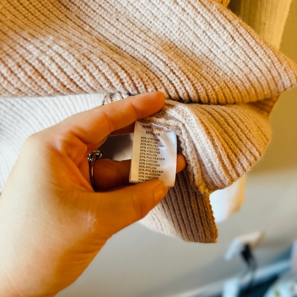 Carly Jean LA | Color Block Sweater - Picture 7 of 7